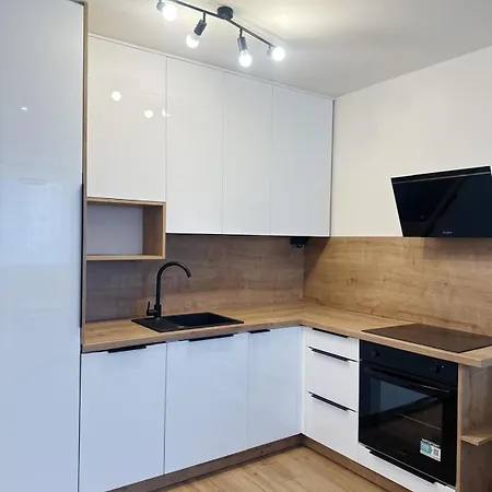 Your 17 With Parking Lejlighed *