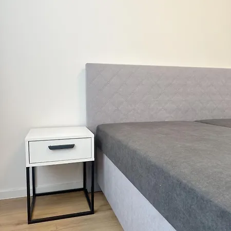 Your 17 With Parking Apartman